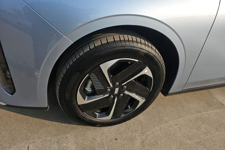 Used Geely Galaxy L6 2025 EM-i 140km Starship Edition