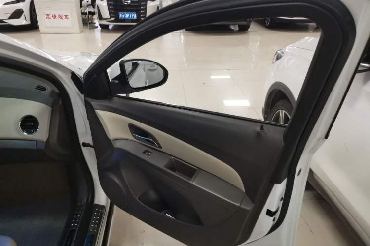 Used Chevrolet Cruze 2015 1.5L Classic SL MT