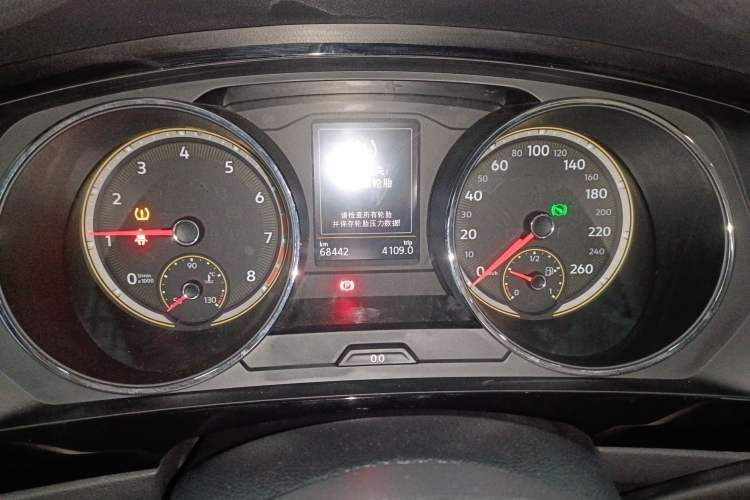 Used Volkswagen Tiguan L 2019 Revised 330TSI Automatic Two-Wheel Drive Smart & Luxury Edition China VI Standard Instrument Cluster