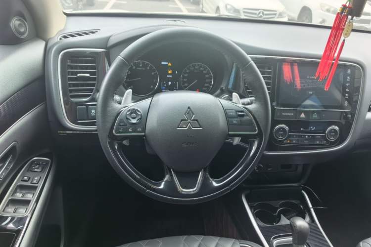 Used Mitsubishi Outlander 2021 2.4L 4x4 Zhi Xiang Edition 7 Seats
