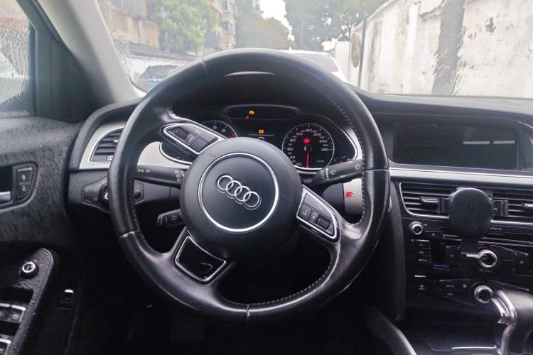 Used Audi A4L 2013 35 TFSI Automatic Standard Model
