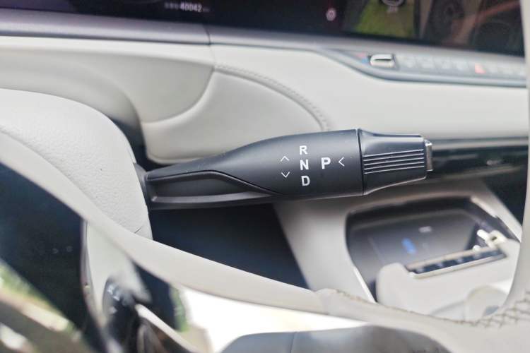 Used VOYAH FREE 2025 318 259 km All-Wheel-Drive Exploration Edition