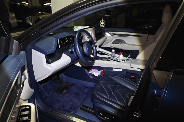 Used Zeekr 001 2023 WE Edition 100 kWh Driver Seat