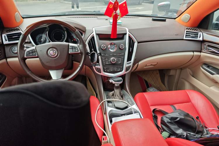 Used Cadillac SRX 2012 3.0L Leading Model Center Console