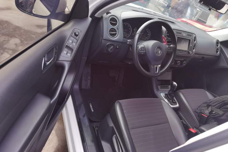 Used Volkswagen Tiguan L 2017 300TSI Automatic Two-Wheel Drive Silk Road Luxury Edition
