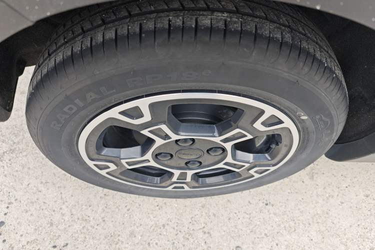 Used Geely Galaxy Panda 2025 210km Panda Rider Right Rear Wheel Hub