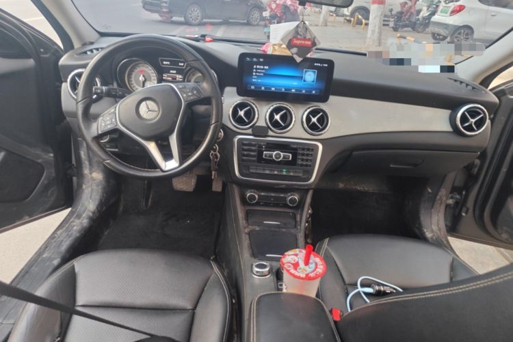 Used Mercedes-Benz GLA 2015 GLA 200 Sport Edition Center Console