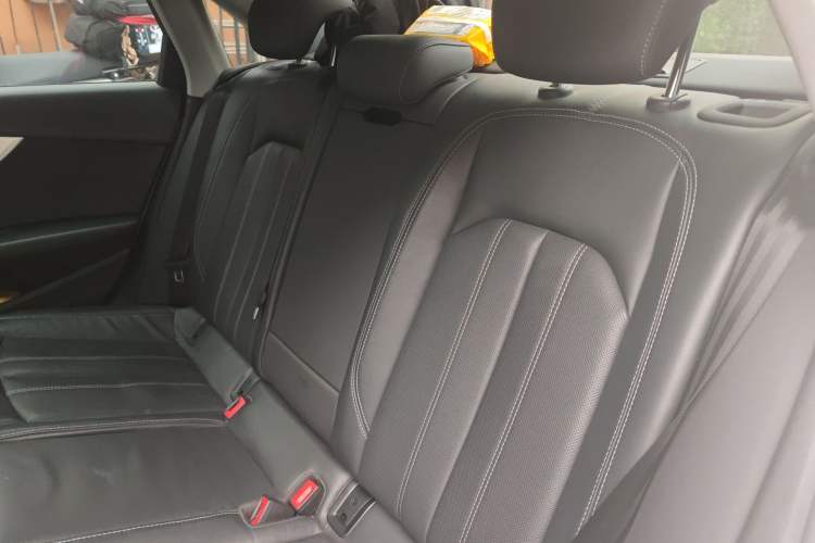 Used Audi A4L 2022 40 TFSI Fashion Dynamic Model
