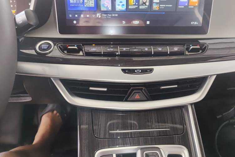 Used Geely Auto Jiajie 2021 1.8TD DCT Luxury Model
