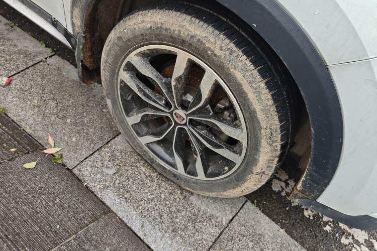 Used Roewe RX5 2018 20T Two-Wheel Drive Automatic Internet Smart Edition
