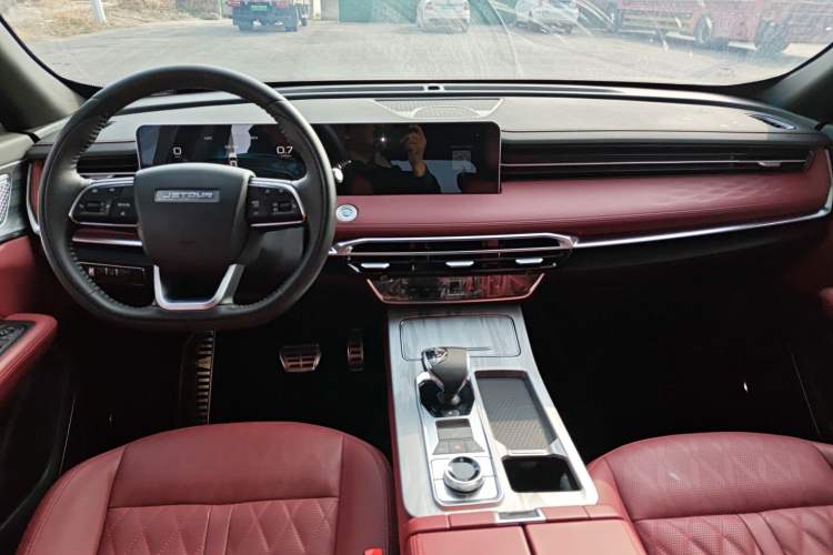 Used JETOUR X70 PLUS 2023 1.5T DCT Brave PLUS 5-Seater