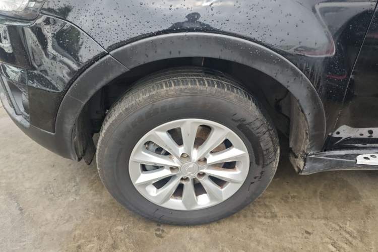 Used SsangYong Korando 2014 2.0L Gasoline Two-Wheel Drive Automatic Elite Navigation Edition Left Front Wheel Hub