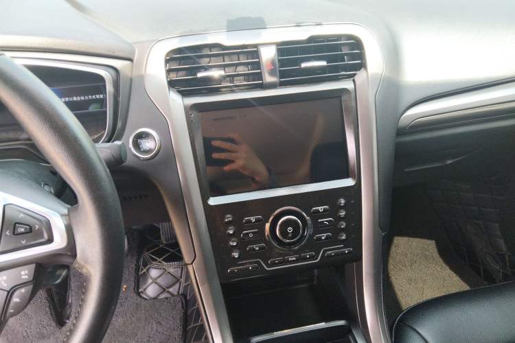 Used Ford Mondeo New Energy 2018 2.0 PHEV Smart-Controlled Fashion Edition China V Standard Audio And AC Panel