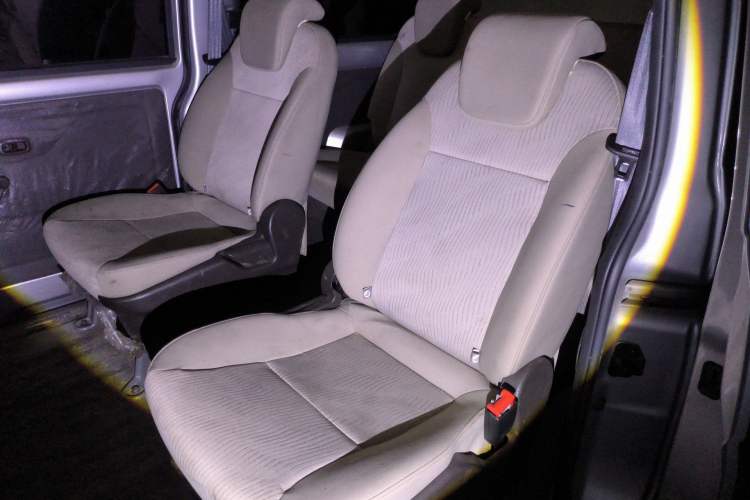 Used Wuling Rongguang V 2018 1.5L Standard Version Left Rear Seat