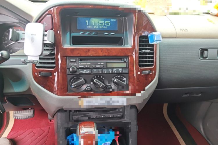 Used Mitsubishi Pajero 2011 V73 3.0L AT GLX Audio And AC Panel