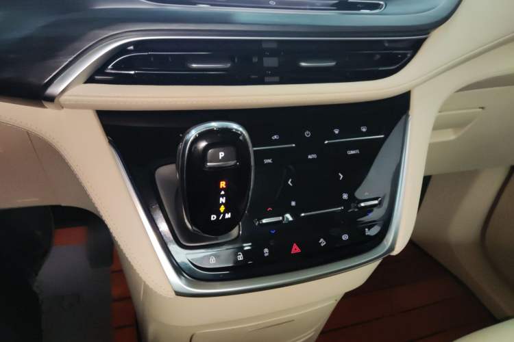 Used Buick GL8 2023 ES Lu Zun Luxury Model
