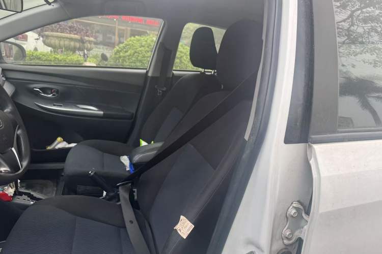 Used Toyota YARiS L Zhi Xuan 2015 1.5E Automatic Charm Edition