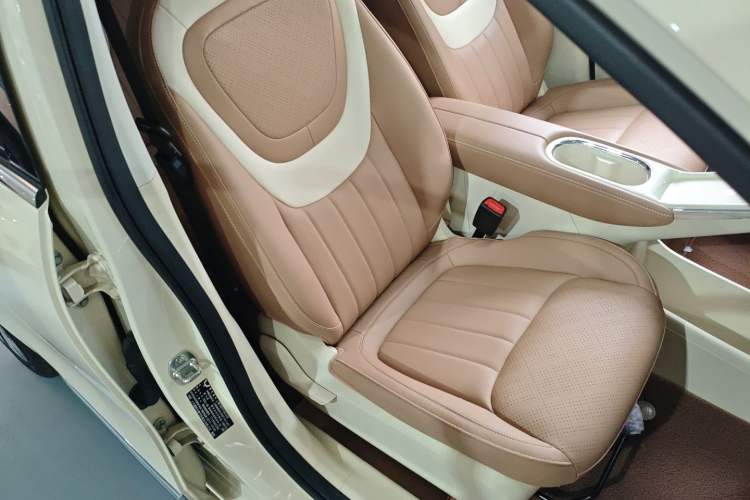 Used Wuling Bingo 2025 333 km Enjoyment Version Right Front Seat