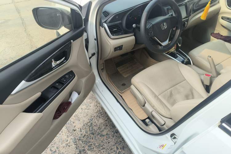 Used Honda Crider 2013 1.8L automatic luxury edition
