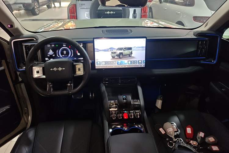 Used Formula Leopard 5 2023 Explore Edition