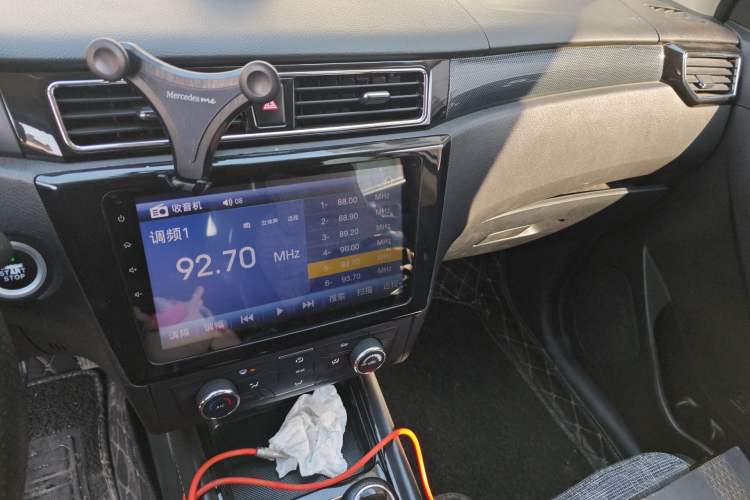 Used Dongfeng Fengon 580 2016 1.5T Manual Luxury Edition Audio And AC Panel