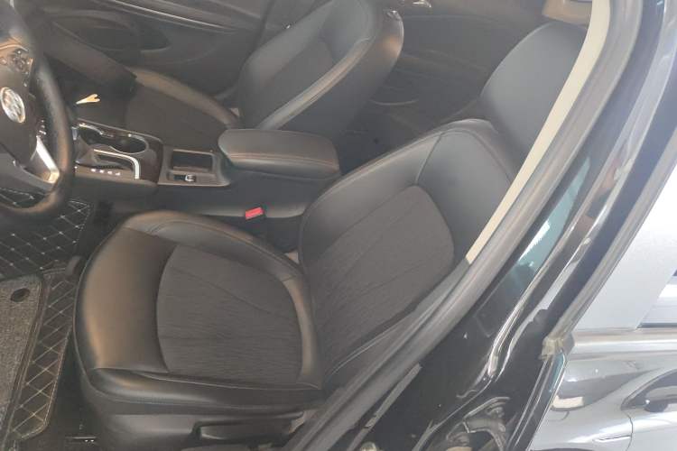 Used Buick Verano 2019 Sedan 20T Dual-Clutch Leading Model Left Front Seat