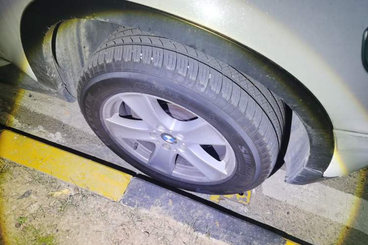 Used BMW X5 2011 xDrive35i Leading Model
