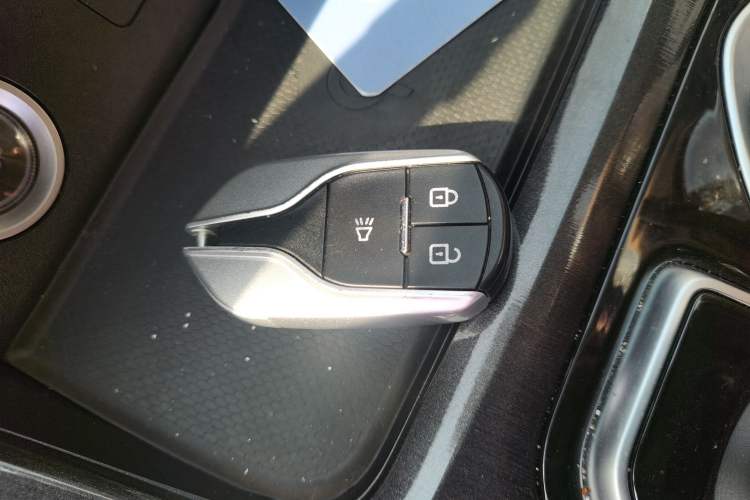 Used BAW Ruisheng Ace M7 New Energy 2025 505KM Prestige Version 7 Seats Vehicle Key