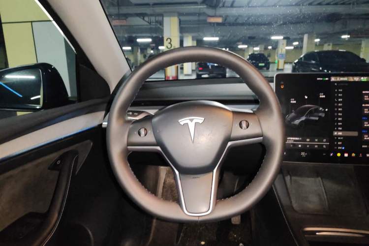 Used Tesla Model Y 2024 Long-Range All-Wheel-Drive Version
