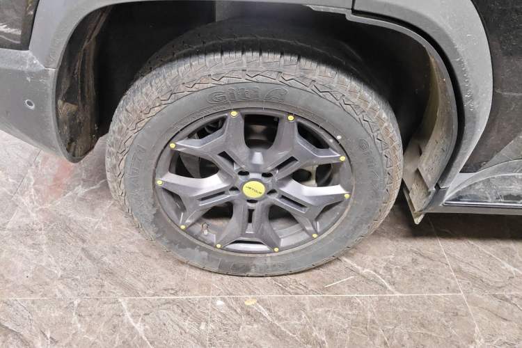 Used JETOUR Traveler 2023 2.0T All-Wheel Drive CrossPRO+ Right Rear Wheel Hub