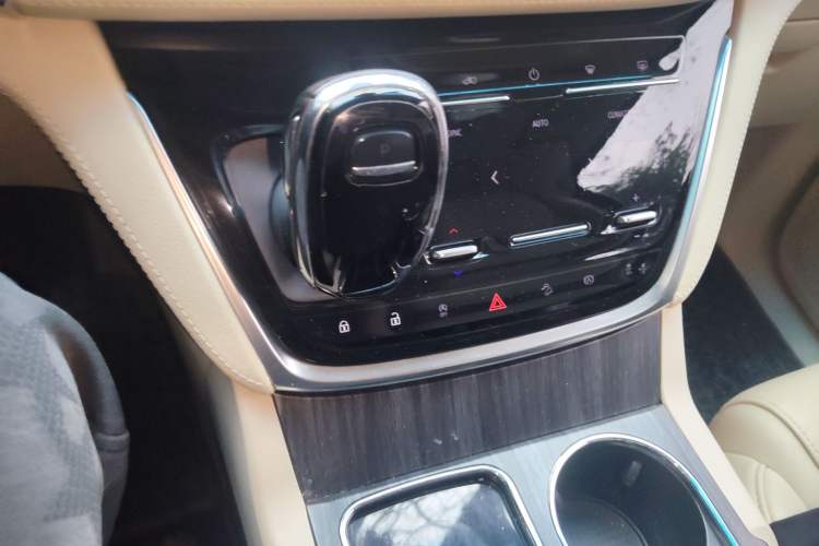 Used Buick GL8 2022 ES Landtrek 653T Luxury Edition Gear Lever