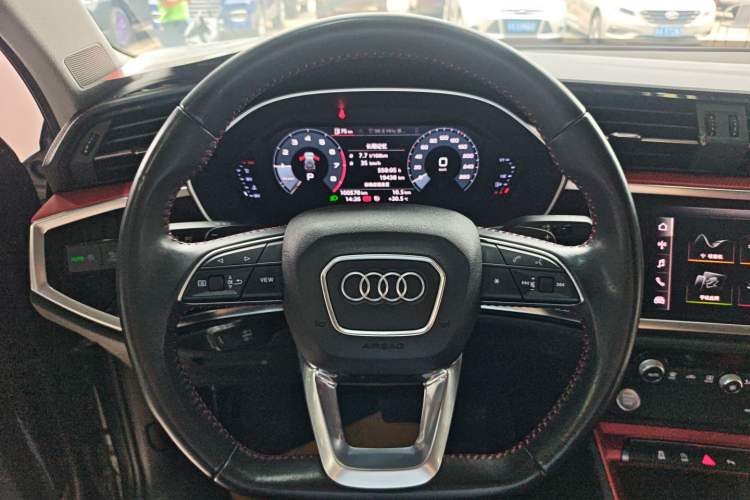 Used Audi Q3 2019 40 TFSI Fashion Dynamic Model Steering Wheel