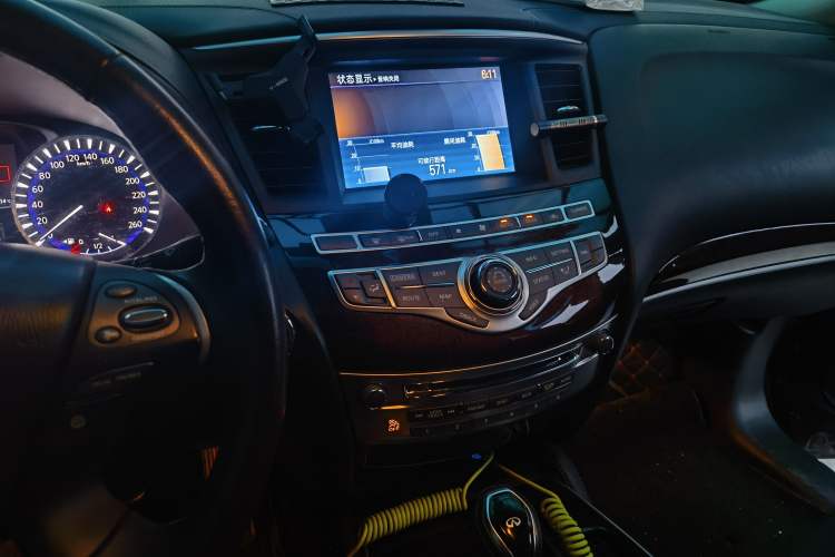 Used Infiniti QX60 2018 2.5 S/C Hybrid Four-Wheel-Drive Champion Family Edition Audio And AC Panel