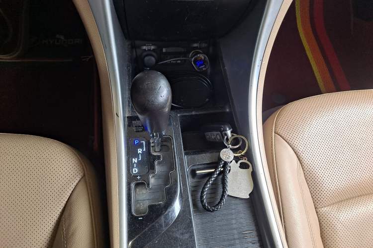 Used Hyundai Sonata 2011 2.0L Automatic Top-Grade Version