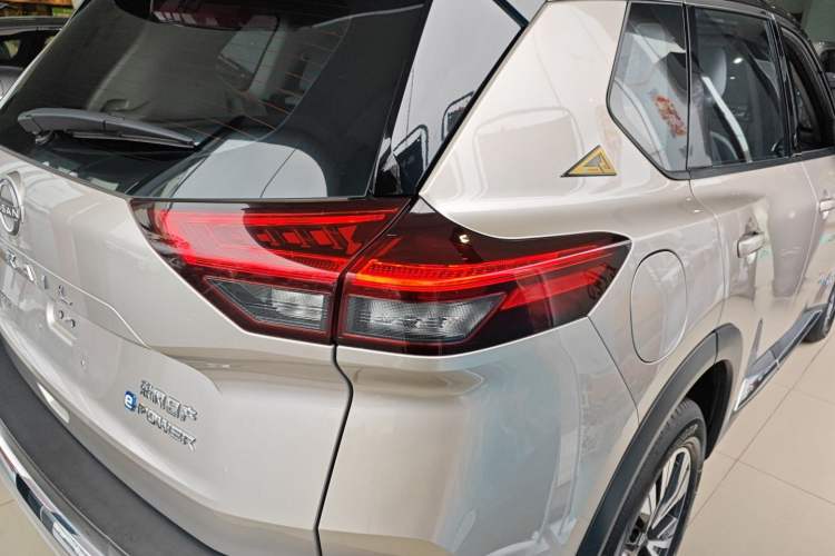 Used Nissan X-Trail 2023 e-POWER Ultra-Hybrid Dual-Motor All-Wheel-Drive Luxury Edition Right Rear Taillight