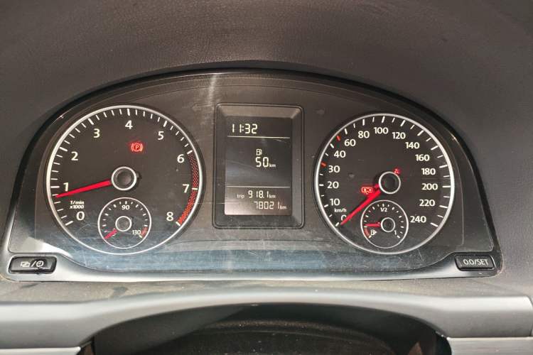 Used Volkswagen Touran 2015 1.4T Manual Fashion Edition 5-Seater Instrument Cluster