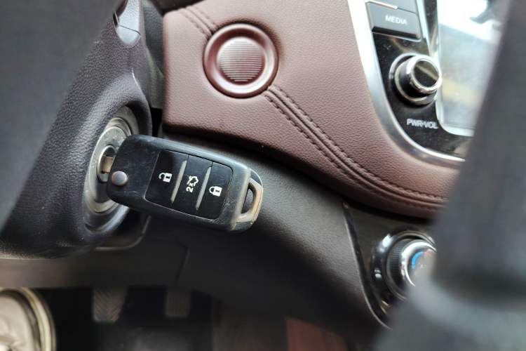 Used Changan Lingxuan 2017 1.6L Manual Happiness Edition
