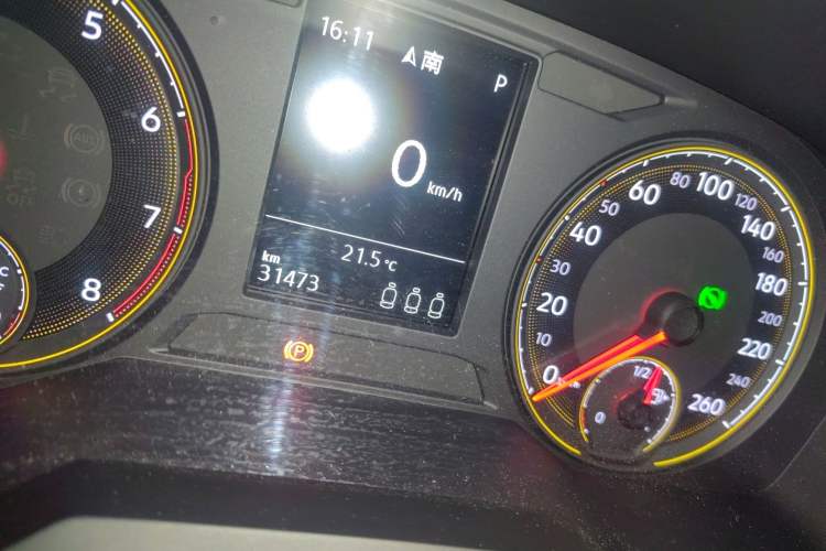 Used Volkswagen Lavida 2019 280TSI DSG Luxury Edition China VI Standard Odometer Close Up