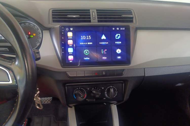 Used Skoda Fabia 2015 1.6L Automatic Sport Edition Audio And AC Panel