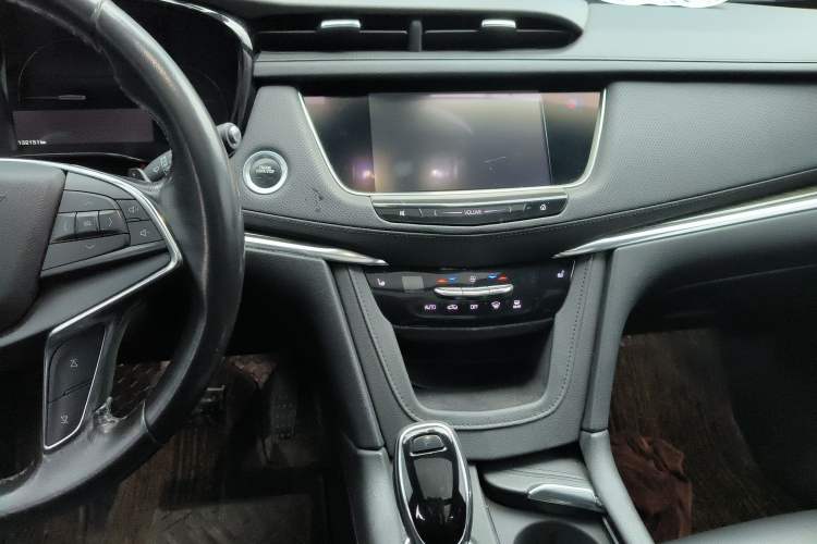 Used Cadillac XT5 2018 28E Four-Wheel Drive Tech Version