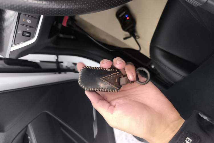 Used Kia Sportage (Chinese Domestic Model) 2023 2.0T Two-Wheel-Drive Prestige Edition
