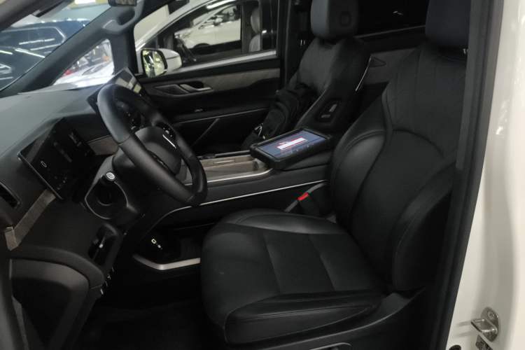 Used Wey Gaoshan 2025 Four-Wheel Drive Alpine 8
