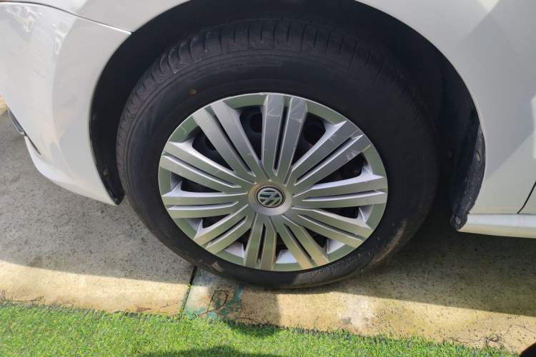 Used Volkswagen Polo 2016 1.6L Automatic Comfort Model
