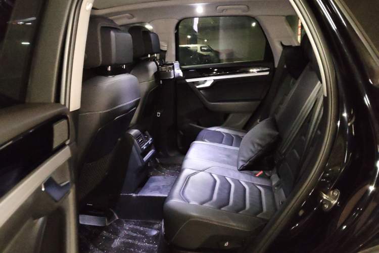 Used Volkswagen Touareg 2019 2.0 TSI Flagship Edition China VI Left Rear Seat