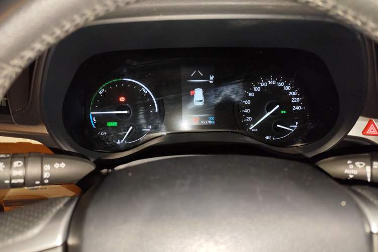 Used Toyota Granvia 2023 2.5L Hybrid Prestige VIP Edition Odometer Close Up