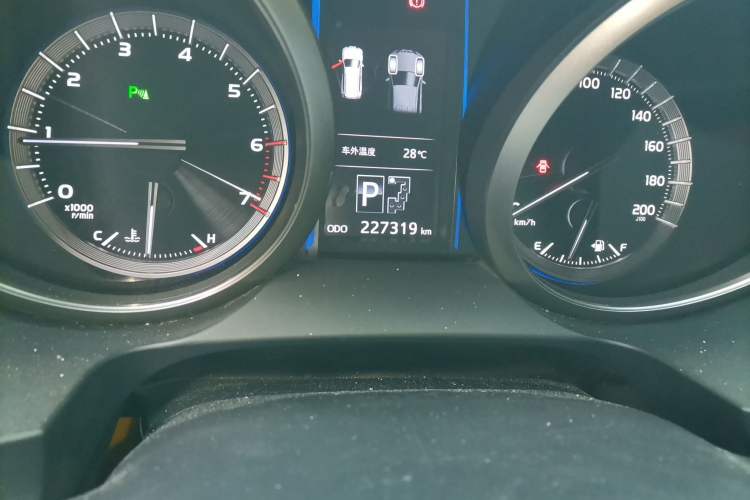 Used Toyota Prado 2014 4.0L Automatic TX-L NAVI
