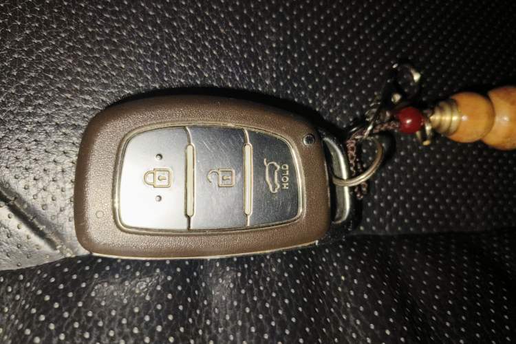 Used Hyundai ix35 2013 2.0L Automatic Two-Wheel Drive Smart GLS China IV Standard
