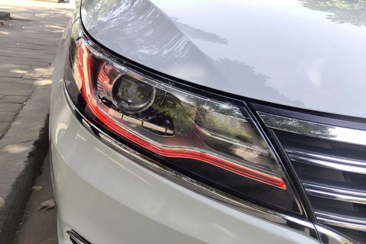 Used Roewe i6 2017 20T Automatic Internet Smart Edition
