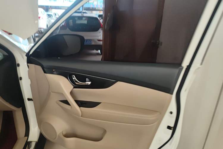 Used Nissan X-Trail 2014 2.5L CVT Luxury Edition 4WD