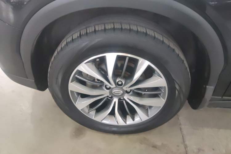 Used GAC Trumpchi GS8 2017 320T Two-Wheel Drive Luxury Smart Connectivity Version (7 Seats) Exterior 4